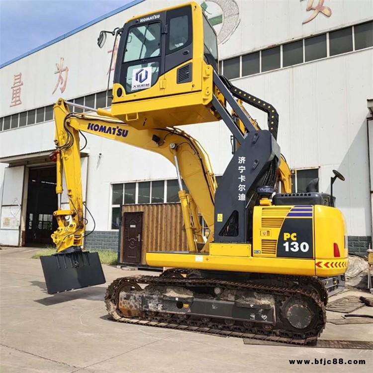 山東鐵推新品熱銷 小松350挖掘機(jī)改裝 挖掘機(jī)駕駛室升降改裝 公鐵兩用挖掘機(jī)改裝
