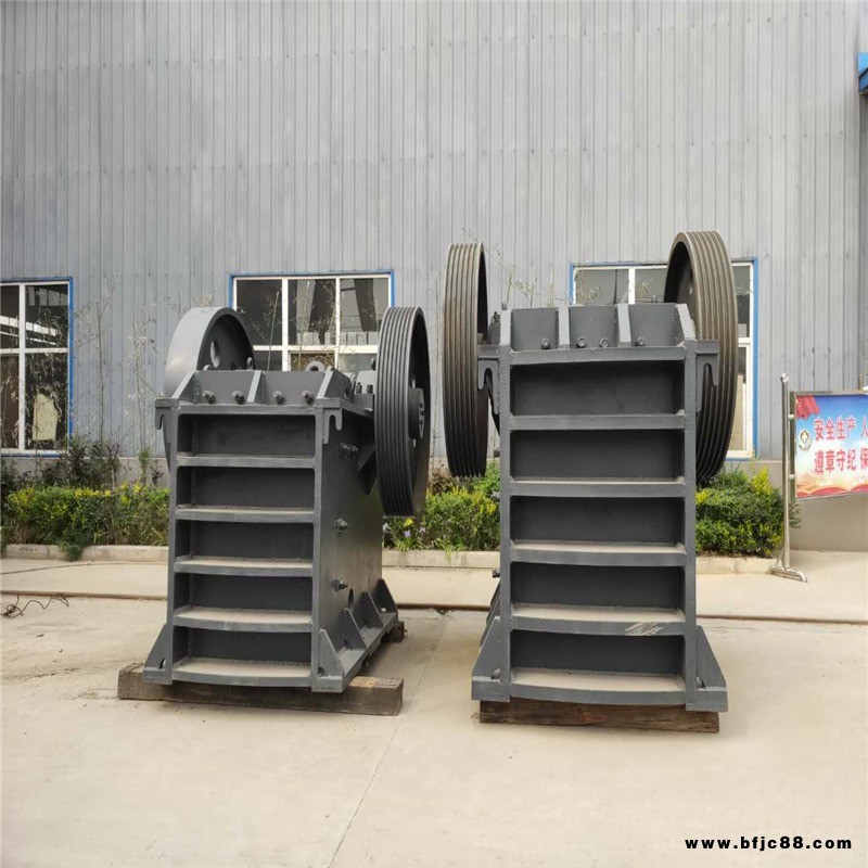 顎式破碎機 花崗巖鄂式碎石機 顎破 小型移動破碎機生產廠家 河南斯力特200X300