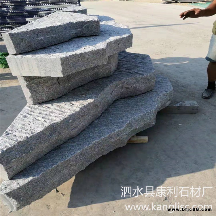 山東芝麻灰花崗巖石材，魯灰石材廠家 康利石材生產(chǎn)廠家