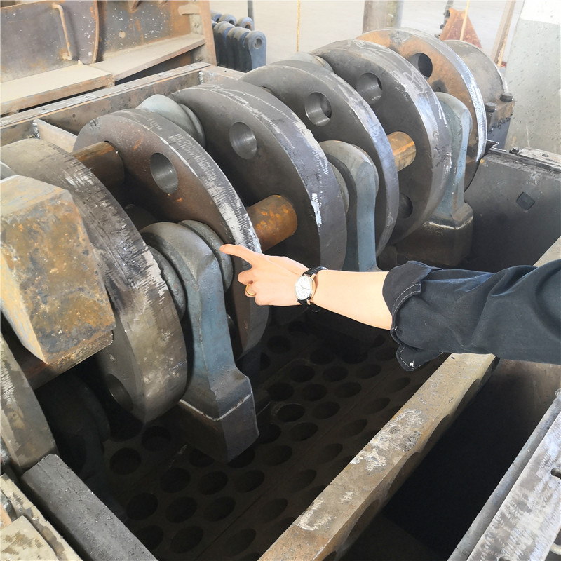 1600<i></i>x1600型箱式破碎機(jī) 鐵礦石廂式粉碎機(jī) 砂巖方箱破碎機(jī)