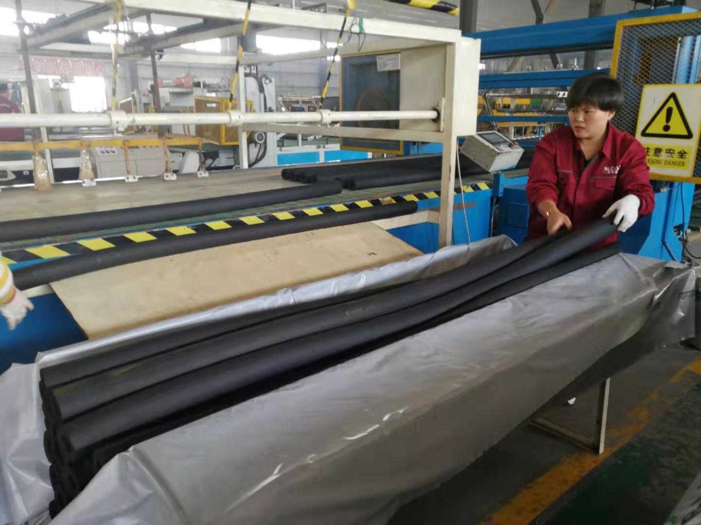河北橡塑廠 B1級保溫管廠家DN 減震低壓丁腈橡膠管Ф273 阻燃橡塑板生產廠家