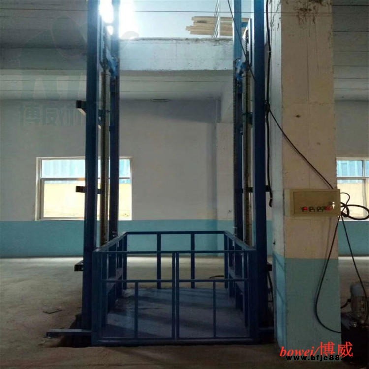 鼎業(yè)博威液壓升降貨梯 導(dǎo)軌鏈條式施工升降機(jī)銅仁定做倉(cāng)庫(kù)貨梯 專業(yè)制作液壓升降貨梯價(jià)格 電動(dòng)升降貨梯 電動(dòng)小型升降機(jī)