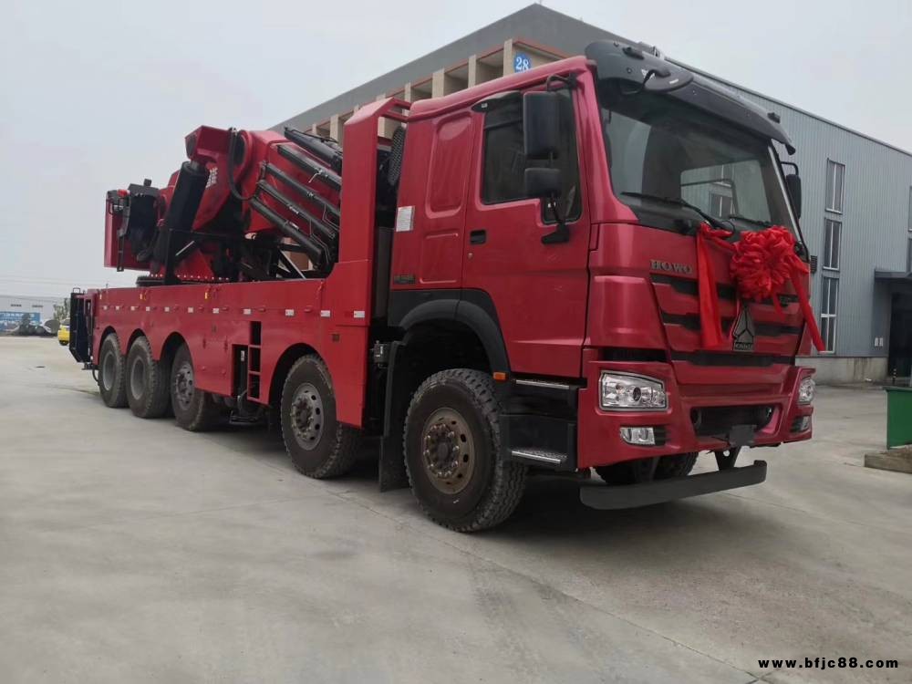 重汽豪沃260噸汽車起重機大型設(shè)備廠房搬遷用的吊機