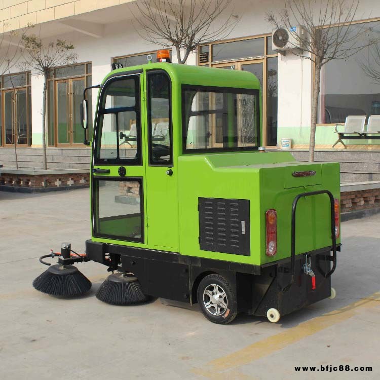 小型清掃車景區(qū)小型清掃車 駕駛式小型掃路車 盛達(dá) 可以實地試車