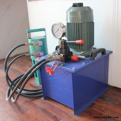 中鍵機械制造 32鋼筋套筒冷擠壓機 手持式鋼筋冷擠壓機 一次成型擠壓磨具  小型便攜式鋼筋冷擠壓器