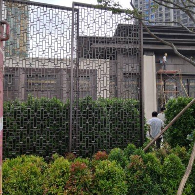 銅板 金屬屏風(fēng)隔斷加工家好? 專業(yè)金屬屏風(fēng)隔斷 不銹鋼字加工 金屬鏤空雕花 屏風(fēng)隔斷