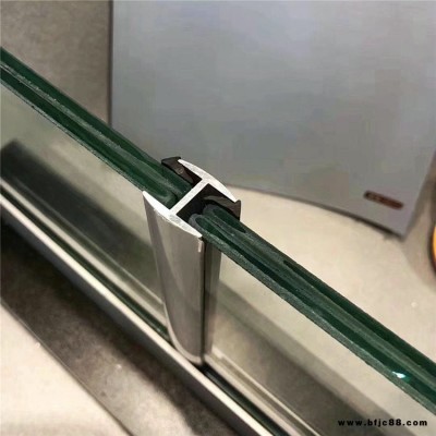 班輸公 承接單玻隔斷費用 廠家定制單玻隔斷 規(guī)格齊全