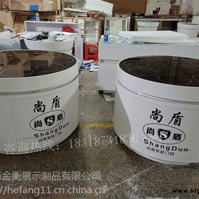 鄭州創德高家用防盜大門指紋鎖展示柜河南智家人智能鎖展示架
