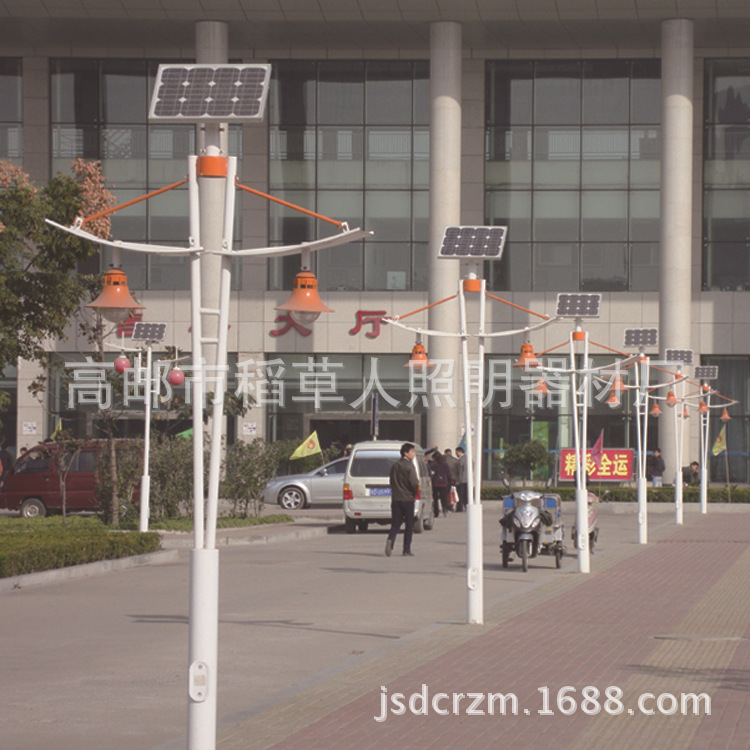 3.5米大型不銹鋼雙臂太陽(yáng)能庭院燈，花園別墅鋁仿古壓鑄景觀燈示例圖4