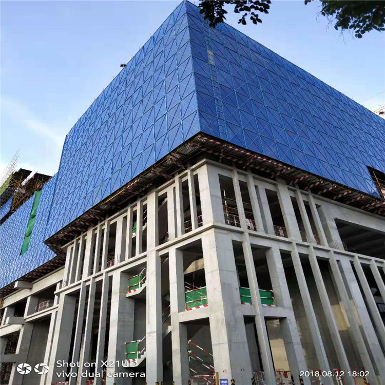 建筑金屬沖孔安全網(wǎng)通用爬架網(wǎng)建筑爬架網(wǎng)連接件