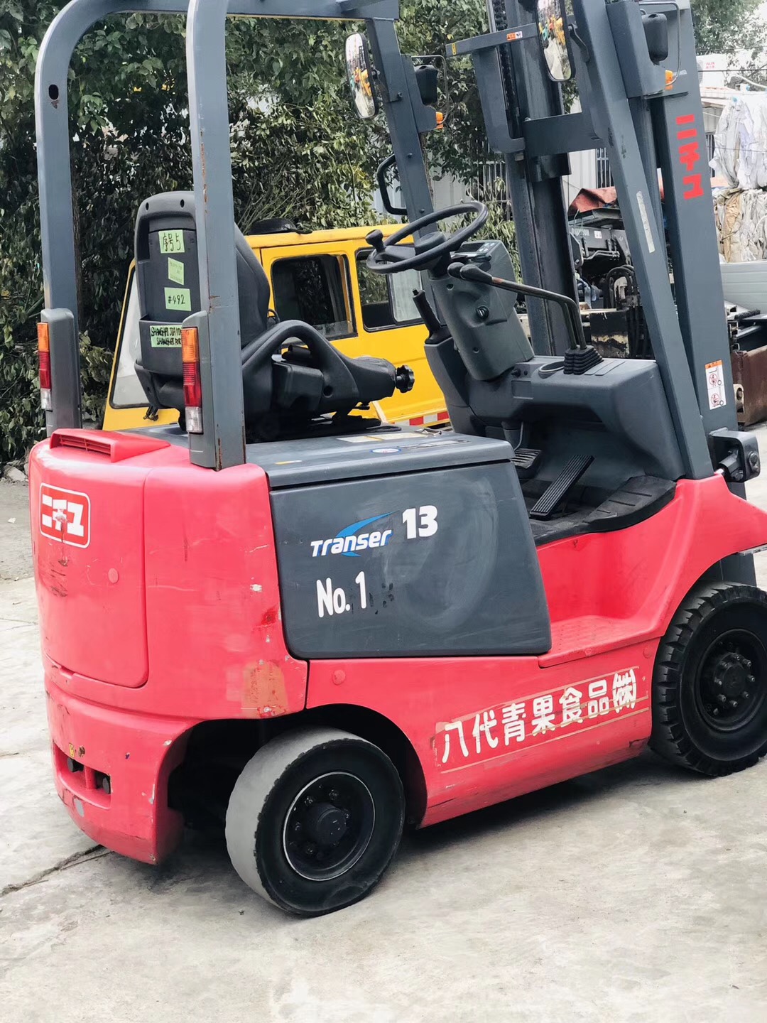叉車電瓶 手動(dòng)電瓶液壓叉車 履帶式起重機(jī)