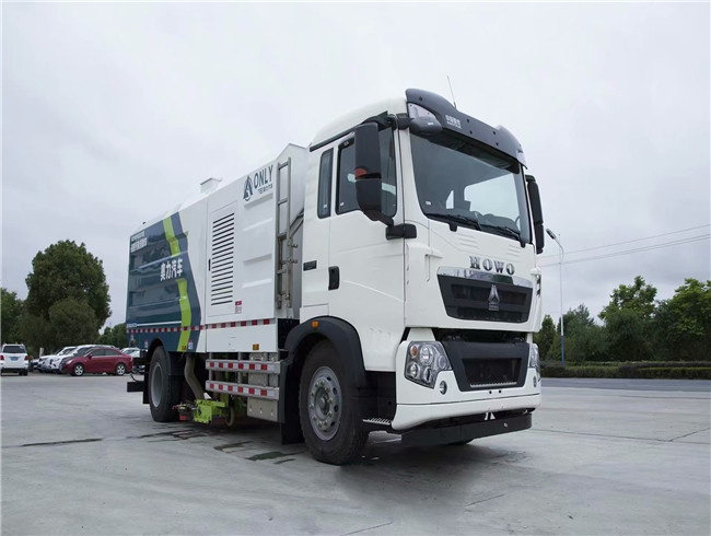 掃路車 清掃車清掃車 洗掃車 吸塵車 程力8噸真空吸式掃地車安全設(shè)計(jì)