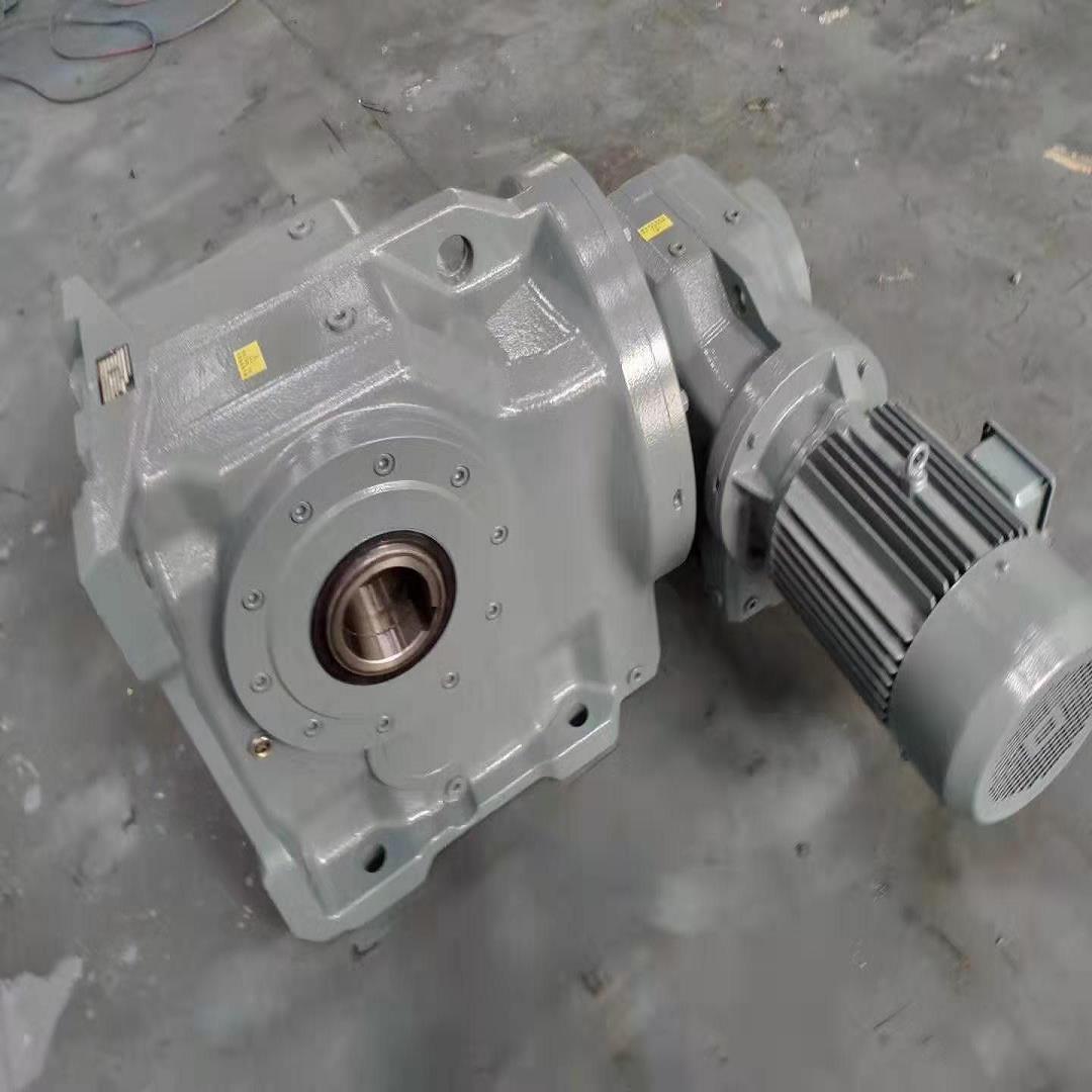 R167DR225M4齒輪減速箱 FF67DRS80M4蝸桿減速器