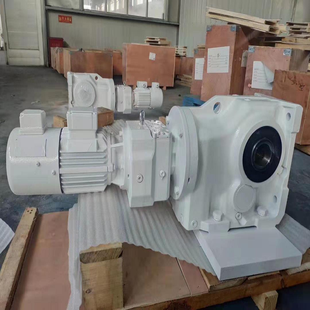 FA107DRE132M4齒輪減速箱 SA67DR63M4蝸桿減速器