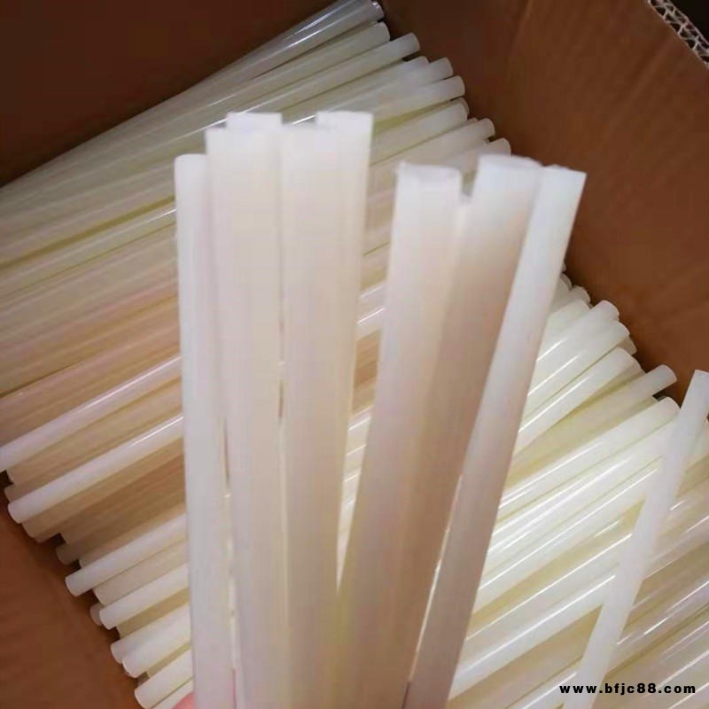 乳白快干環保熱熔膠棒1.1*30/熱熔膠棒價格