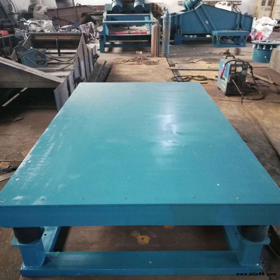 振動臺水泥預制脫模機,振動脫模機，水泥模具振動成型機生產(chǎn)廠家