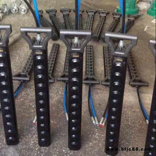 重慶石灰?guī)r靜態(tài)爆破設(shè)備  液壓 劈裂機(jī) 靜態(tài)分裂石灰?guī)r石