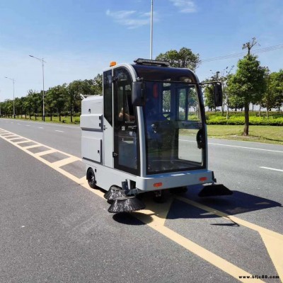 潔路美多功能霧炮高壓清洗車2000G 校園操場跑道籃球場快速保潔清掃車 灰塵渣土砂石落葉掃地機批發租售置換