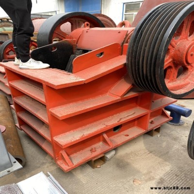 礦山石頭顎式碎石機(jī)  石膏玻璃打砂機(jī) 時(shí)產(chǎn)20-30噸鄂式粉碎機(jī) 冠凌 2020新品