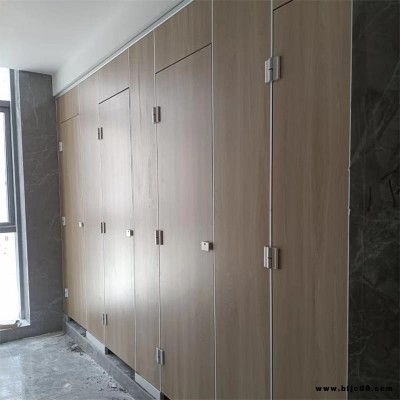 公共衛(wèi)生間隔斷   陜西防潮板洗手間隔斷板   高端噴漆鋼板衛(wèi)生間隔斷   鋁蜂窩鋼板價格  萬維