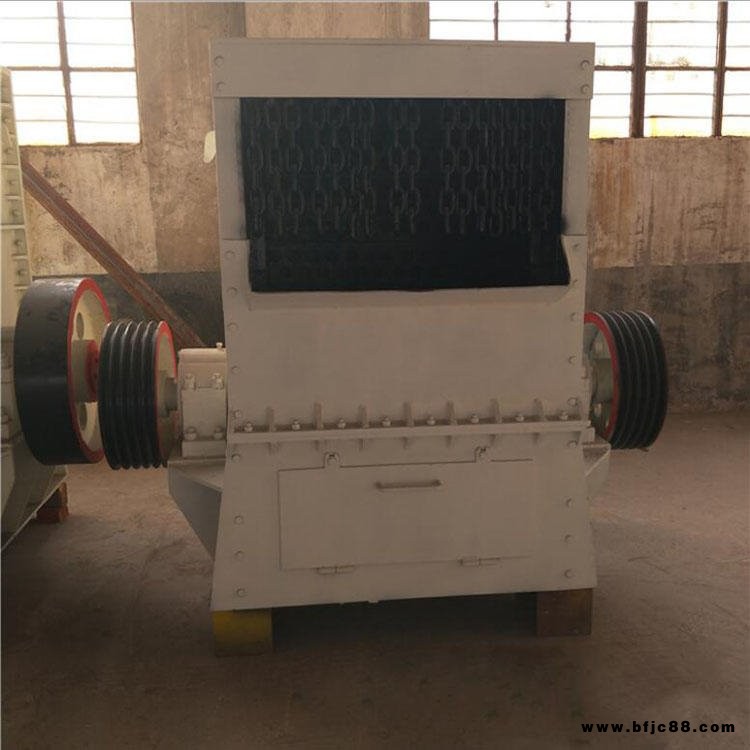 大石塊箱式破碎機(jī) 建筑石料破碎機(jī) 博之鑫立式石料移動(dòng)箱式破碎設(shè)備 重型石料箱破碎機(jī) 大型箱式破碎機(jī)