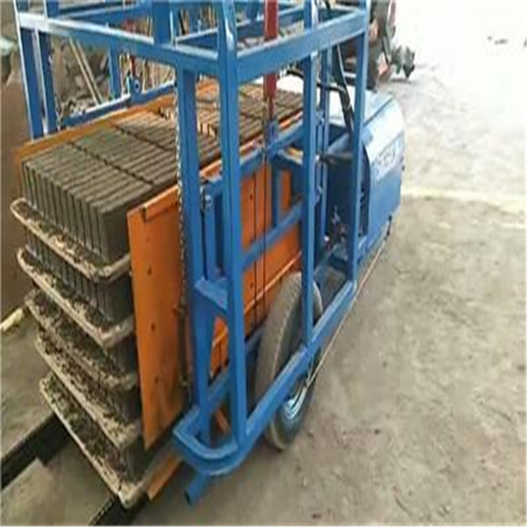 東誠磚廠電動叉磚車 電動叉磚車 生產(chǎn)廠家眾信企業(yè)終身受益